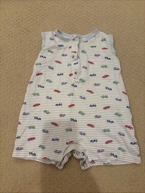 Kissy kissy 6-9 months car romper